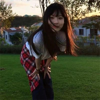 心不在焉的服务生